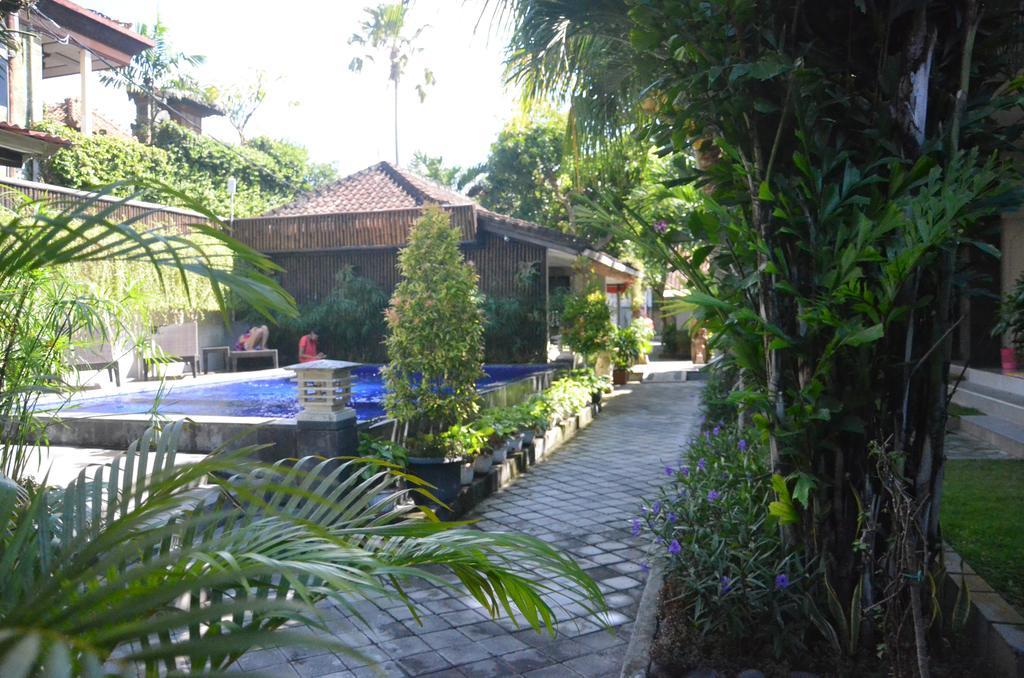 ホテル D'Kubu Daje Bali Redpartner クタ エクステリア 写真